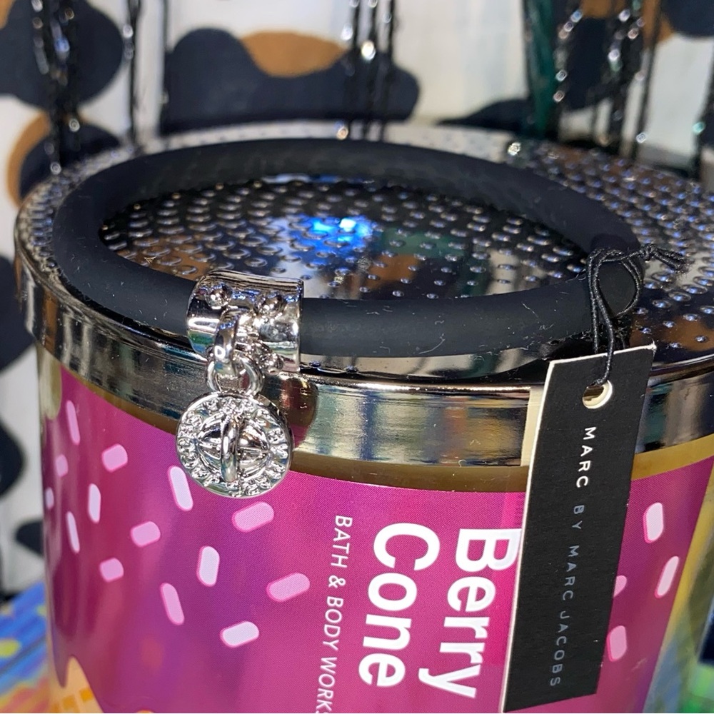 SALE! MARC JACOBS BLACK SILCONE BANGLE BRACELET WITH SILVER CHARM